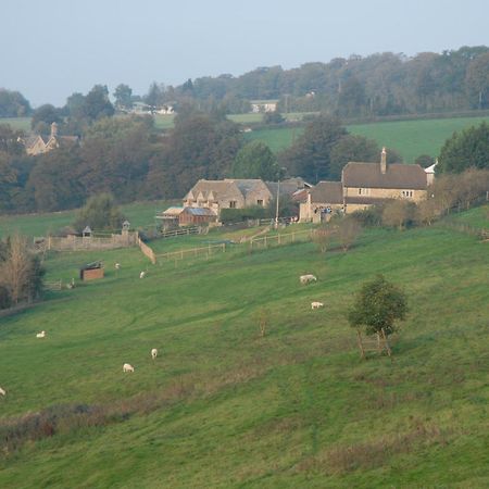 T'S At Lower Rudloe Farm Hostal Corsham Exterior foto
