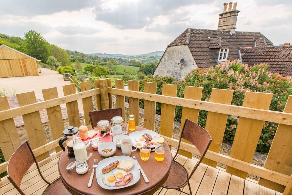 T'S At Lower Rudloe Farm Hostal Corsham Exterior foto