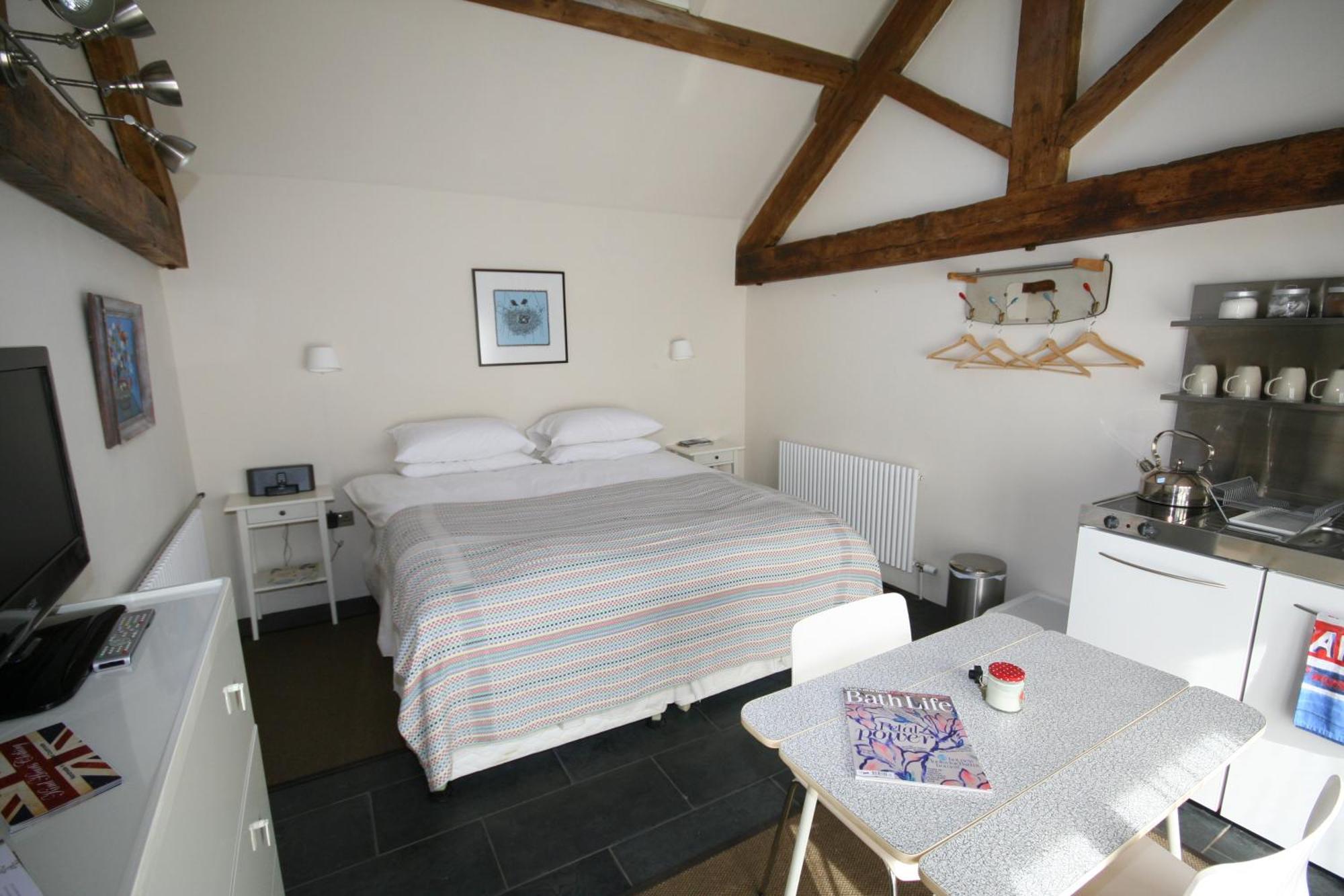 T'S At Lower Rudloe Farm Hostal Corsham Exterior foto