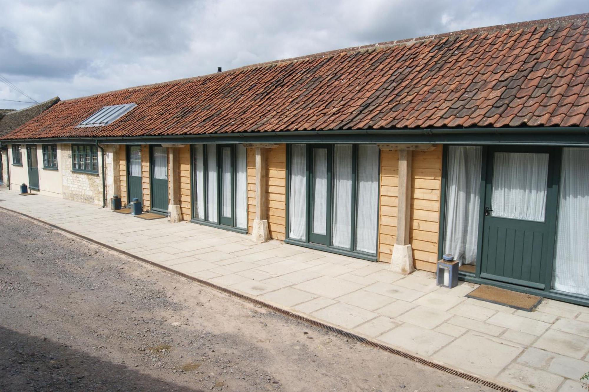 T'S At Lower Rudloe Farm Hostal Corsham Exterior foto
